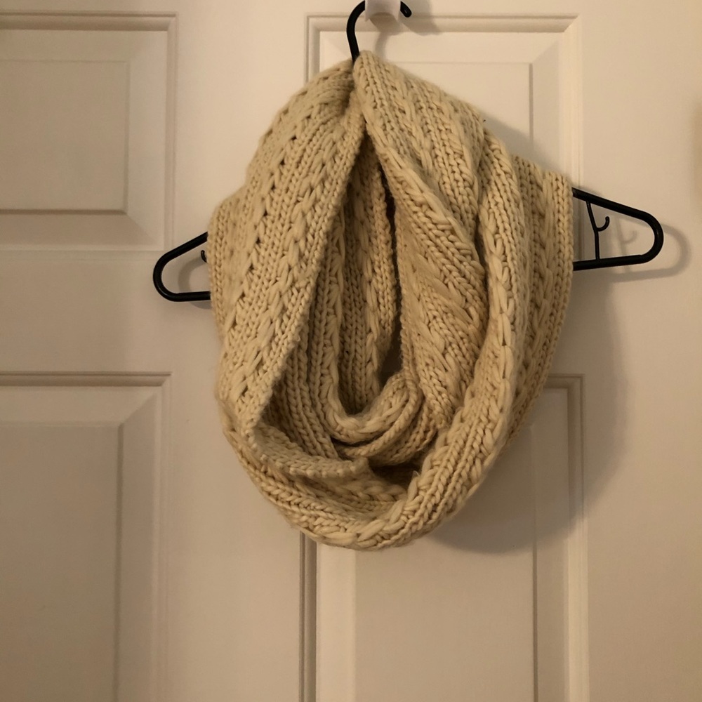 Infinity scarf